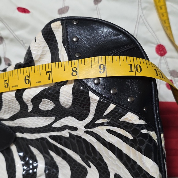 Zebra print purse - Picture 10 of 10